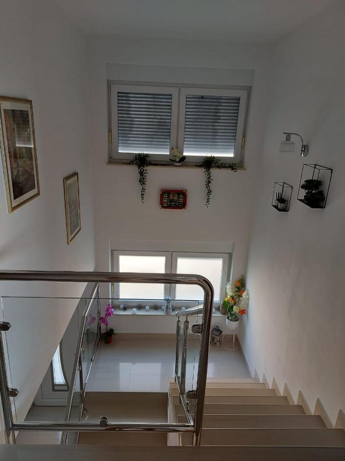 Apartmani Gimi Shine 브르시 외부 사진
