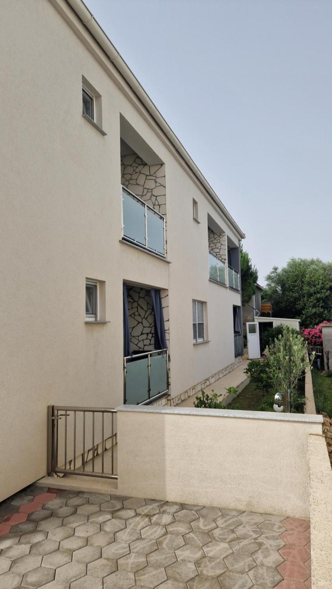 Apartmani Gimi Shine 브르시 외부 사진